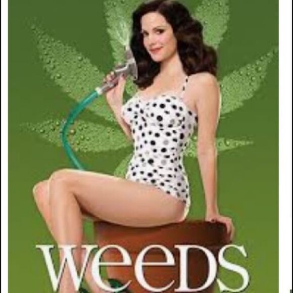 Kenneth Cole-Reaction. Vintage style swimsuit. Slimming technology. - Picture 6 of 6